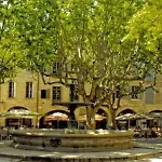 Le 100% Uzès, Charme En Plein Centre Historique