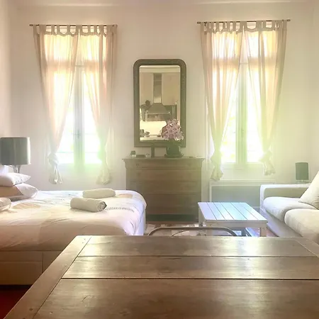 דירה Le 100% Uzes, Charme En Plein Centre Historique *
