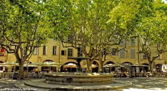 Le 100% Uzes, Charme En Plein Centre Historique